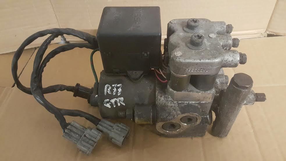 NISSAN SKYLINE R33 GTR ABS PUMP UNIT OEM COMPLETE